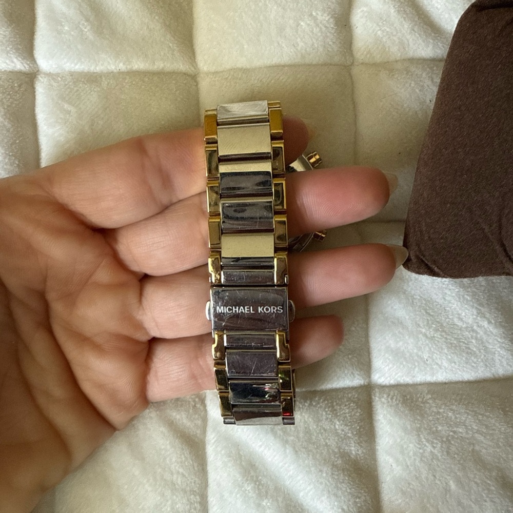 Michael Kors Two-Tone Women's Watch - Picture 4 of 7